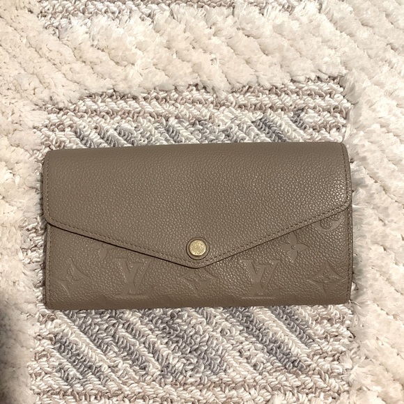 Louis Vuitton Handbags - Auth Louis Vuitton Sarah Wallet Monogram Empreinte